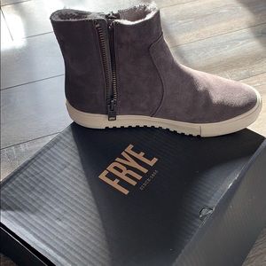 frye gia shearling